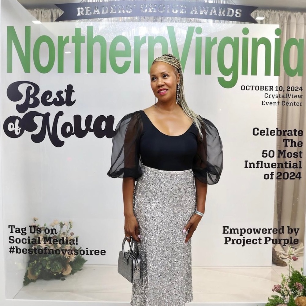 Meet your Posher, DeeDee (LookLiveStylish.com)